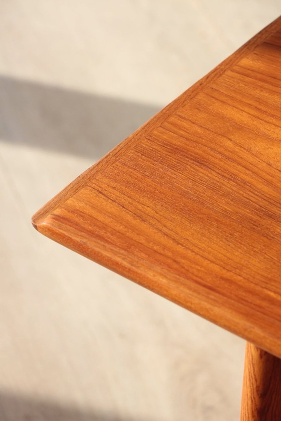 Image 1 of Tavolino da caffè vintage scandinavo in teak e rattan – Design danese degli anni '60