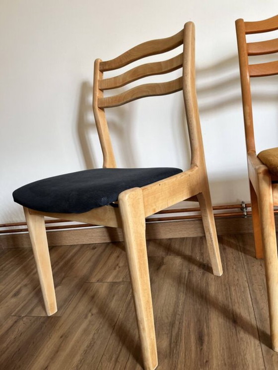 Image 1 of 4 sedie in legno e tessuto a coste