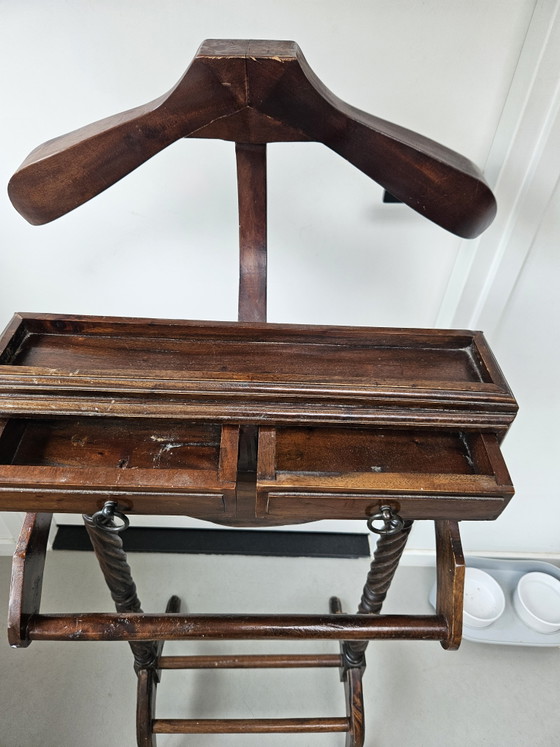 Image 1 of Klassieke Engelse Dressboy Valet stand Victoriaanse stijl
