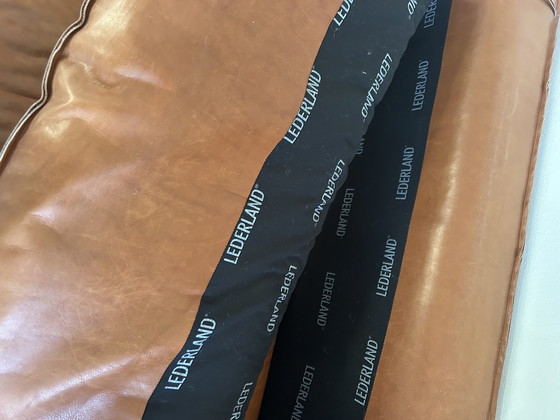 Image 1 of Cognackleurige leren loveseat