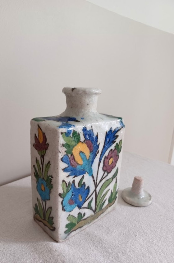 Image 1 of Antike persische Qajar-Keramikflasche mit Stöpsel – 19. Jahrhundert – Iznik-Stil