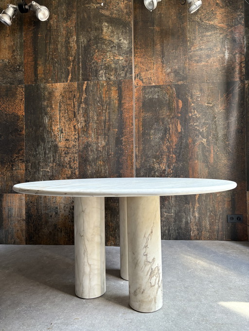 Table de salle à manger en marbre au design vintage