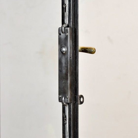 Image 1 of Mobiletto medico in ferro lucidato, anni '20