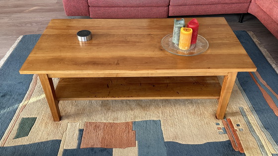 Image 1 of table basse en bois de cerisier