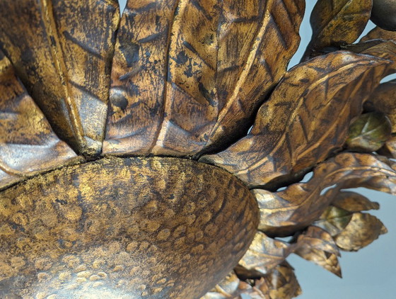 Image 1 of Grand plafonnier soleil en métal doré à motif floral, style années 1950