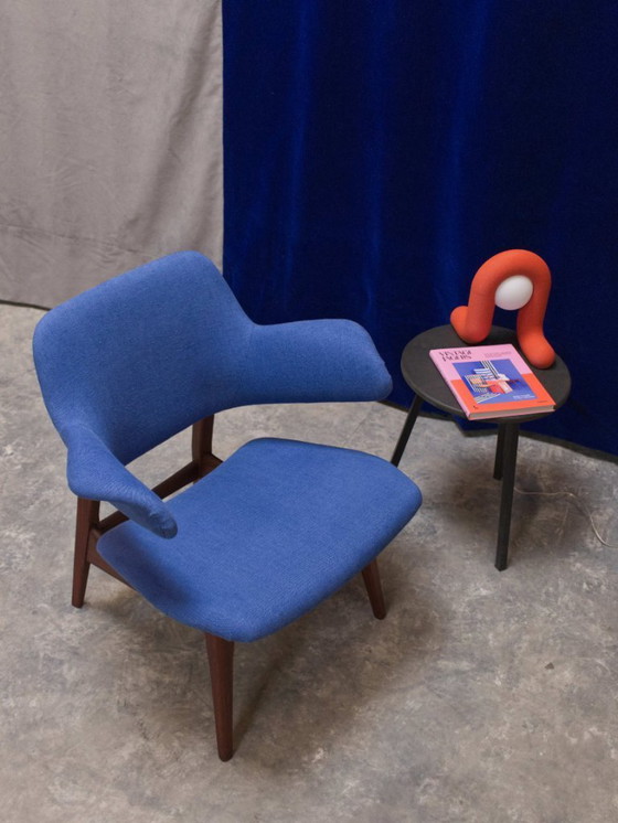 Image 1 of Silla Louis Van Teeffelen Pingüino