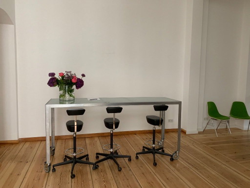 Hochtische auf Rollen von Monica Armani B&B Italia