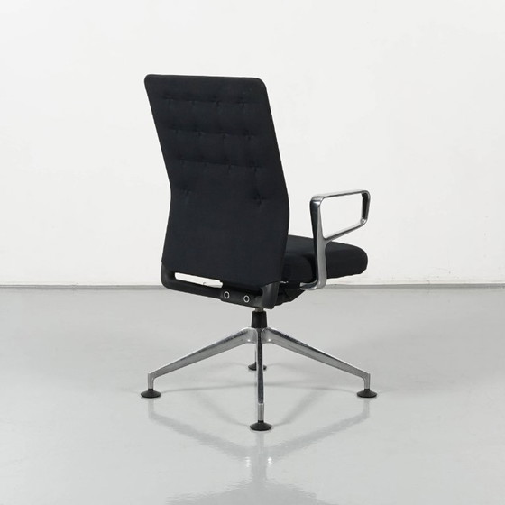 Image 1 of 4x Vitra ID Trim conference chair, black