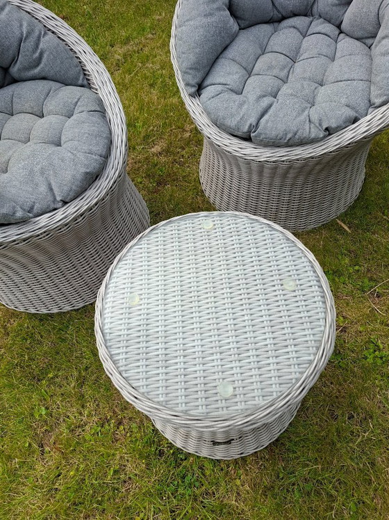 Image 1 of Hespéride Gartenmöbelset: 2 Sessel + Couchtisch aus hellgrauem Kunstharz