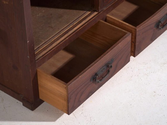Antique Japanese cabinet with sliding doors - Taisho/Showa Period (c. ) – Chest of drawers, Wood, Metal (photo 29 of 40)