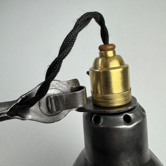 Image 1 of OUDE INDUSTRIËLE WANDLAMP “GRAS RAVEL” N° 204 Halfvast