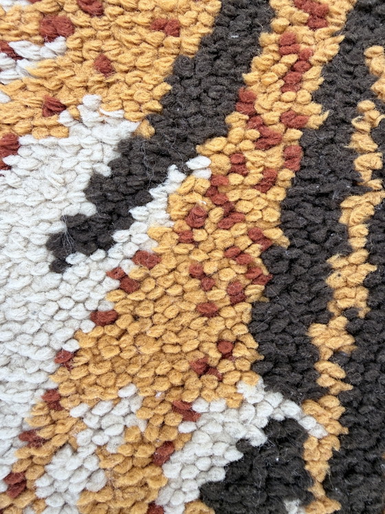 Tappeto Vintage Anni '70 Grafico Raggi di Sole – Ocra, Nero & Crema – Oggetti decorativi, Wool (photo 3 of 12)
