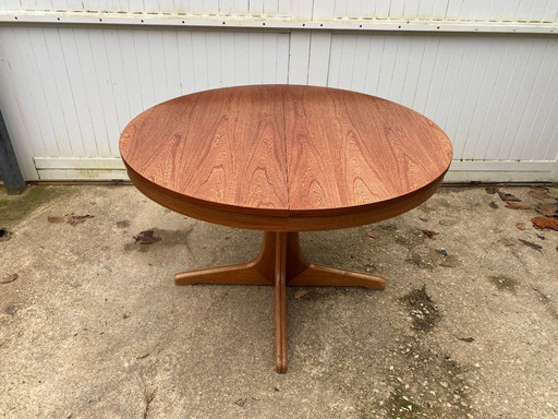 Scandinavian extendable round teak table, 115cm diameter, 152cm length, an70