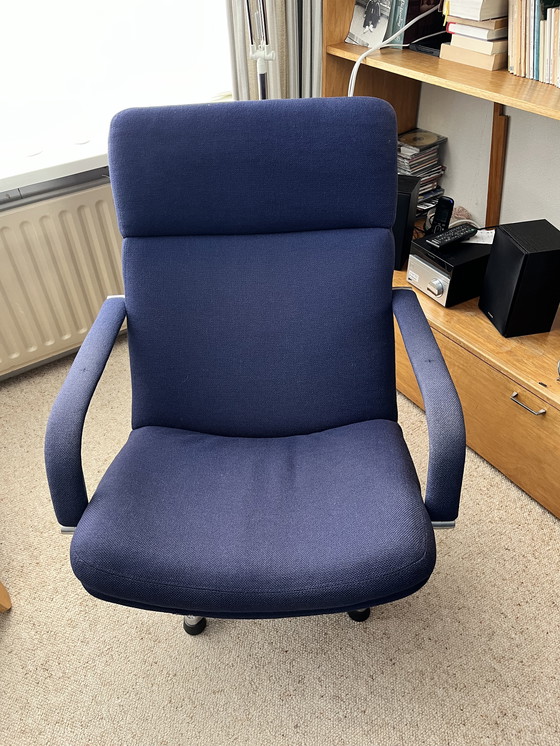 Image 1 of Artifort Sessel dunkelblau