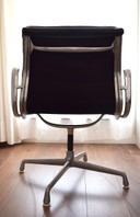 Sedia Eames Herman Miller Soft Pad Group (conferenza) in pelle nera