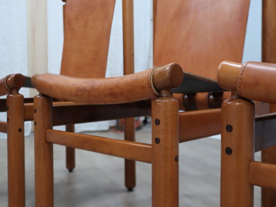 Image 1 of Juego de 4 sillas Ilmari Tapiovaara para La Permanente, de nogal y cuero, de la década de 1960.