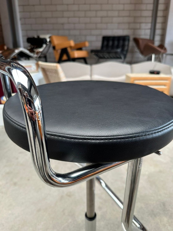 Thonet S123 PH Stool, James Irvine (stock: 2) – Barstools, Leather (photo 5 of 6)