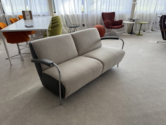 Image 1 of Sofá Leolux Scylla de 2,5 plazas. Diseño: Gerard Vollenbrock. Fabricado en tela combinada con piel.