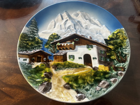Image 1 of Assiette vintage Decorative Barbotine Montagne / Chalet - Germania Ovest - D 30 cm