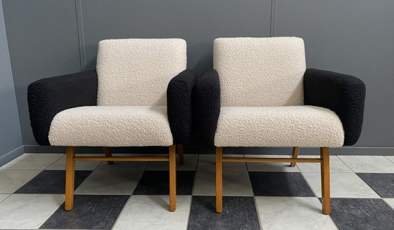 Image 1 of set black and White boucle lounge chairs 1960s