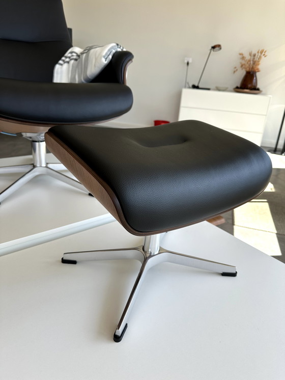 Image 1 of Recliner with wooden shell from Conform