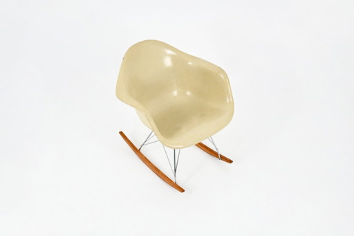 Sedia a dondolo RAR di Charles e Ray Eames per Herman Miller, anni '60