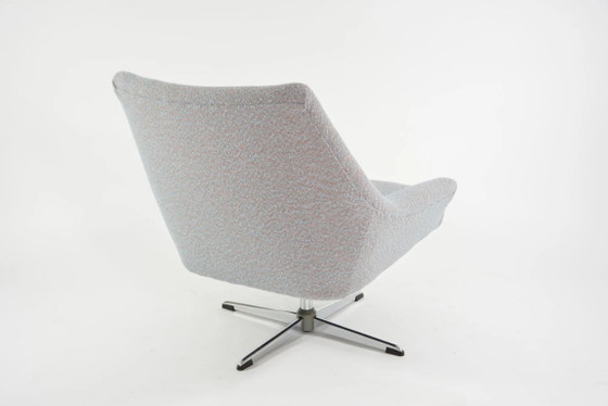 Image 1 of blue mottled swivel shell chairs