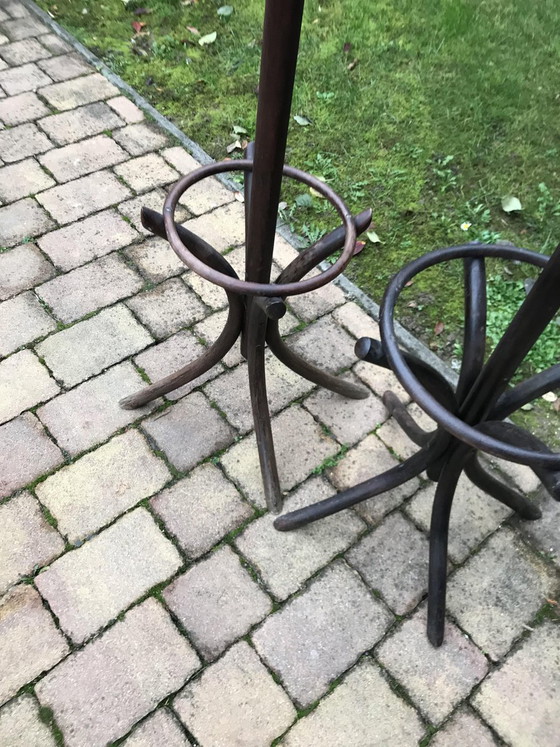 Portemanteaux hongrois sur pied, années 1930, lot de 2 – Thonet (photo 3 of 7)