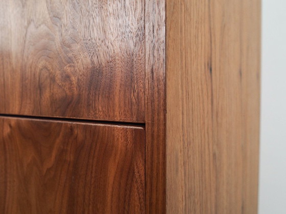 Image 1 of Cassettiera in noce, design scandinavo.