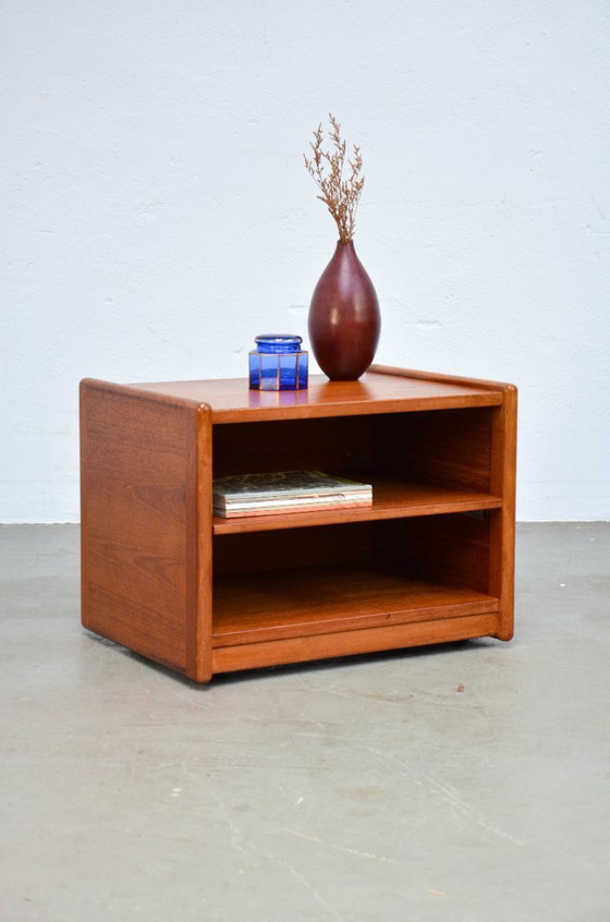 Image 1 of Tavolino audio vintage in teak, tavolino HiFi, tavolino laterale con ruote, anni '70