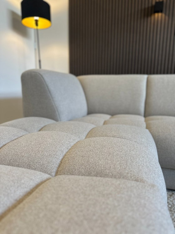 Image 1 of Beige sample sofa in mint condition, 273x216 cm