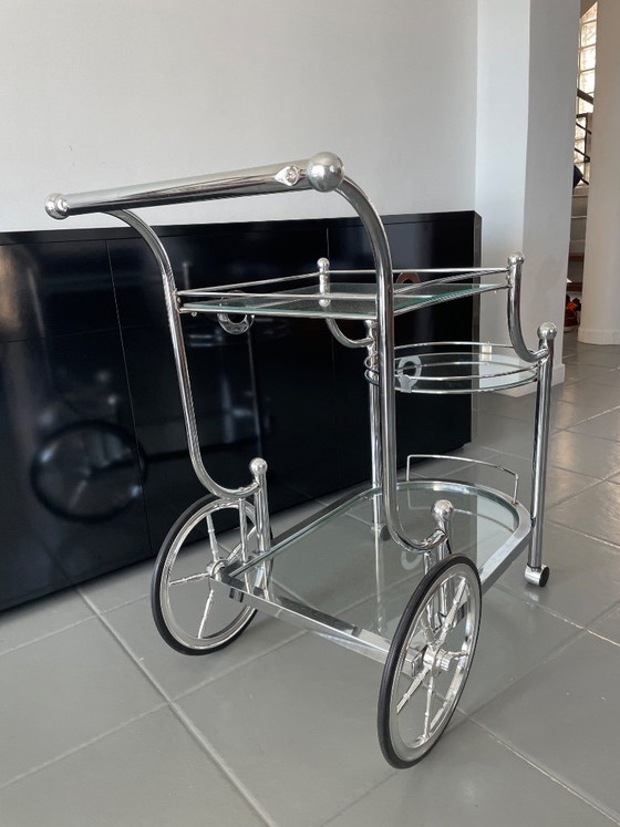 Image 1 of Chariot de service chromé à 3 niveaux, style milieu du siècle.