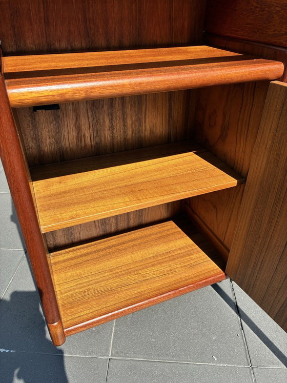 Mesa-armario de bar de teca Bornholm con estante, Dinamarca, años 70, Mesas de centro, Madera, Marrón, 1970 (foto 6 de 8)