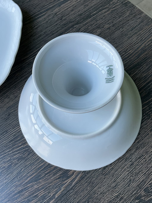 Piatto da portata e fruttiera in porcellana con piedistallo