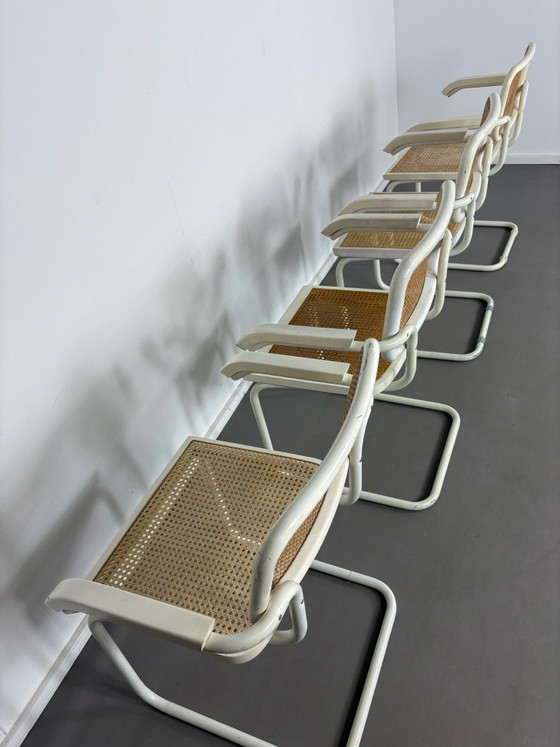 Set aus 4 weißen Cesca Sessel mit Armlehne Marcel Breuer, Metall, Rattan, Beige, Vintage (Foto 2 von 8)
