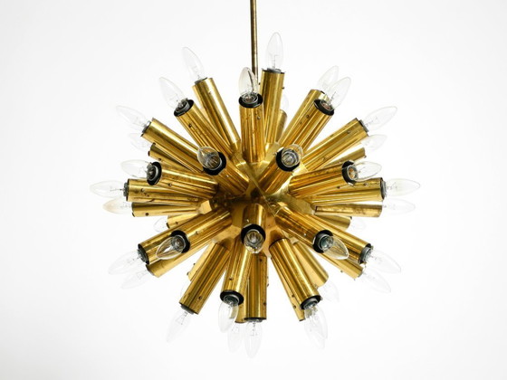 Image 1 of Lámpara de techo XXL de latón, estilo espacial, de los años 60, de J.T. Kalmar, con 43 brazos | 66 cm | 26"