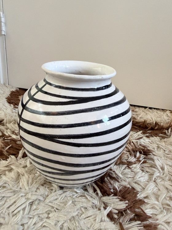 Handmade vintage design studio vase with black and white lines (Sixties), Stone (photo 4 of 7)