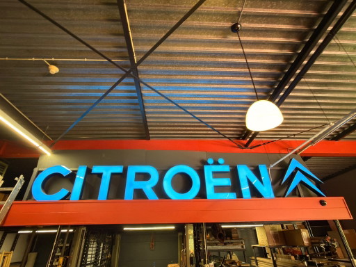 Citroen dooslettets met neon erin Hoog 78 x Breedte 650 cm