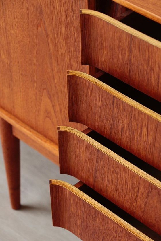 Image 1 of Aparador - White & Newton