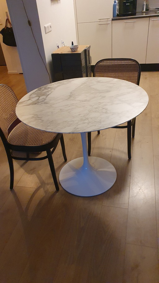 Marble Dining Table Tulip Model by Knoll
