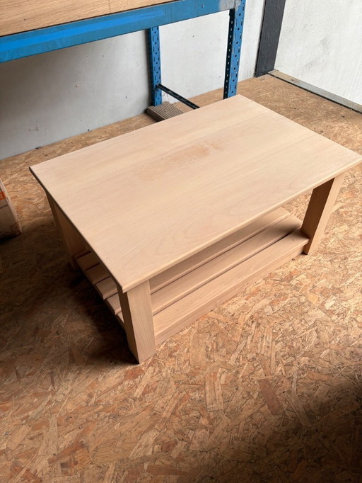 Mesa pequeña de haya