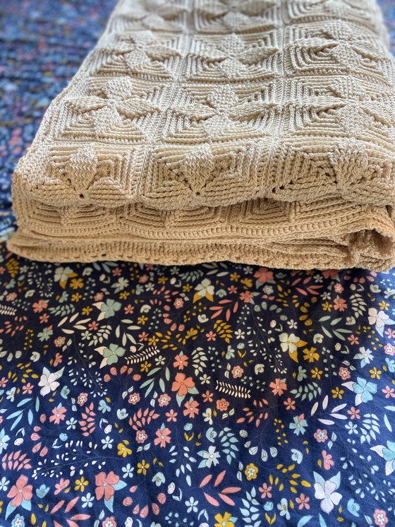 Image 1 of Couvre lit ancien