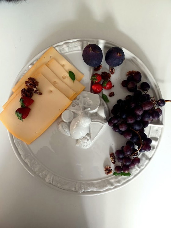 Image 1 of Vintage '80s. Plat à fromage en céramique italienne - fait à la main.