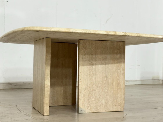 Image 1 of Table basse vintage en travertin / Table années 70 / Pierre naturelle