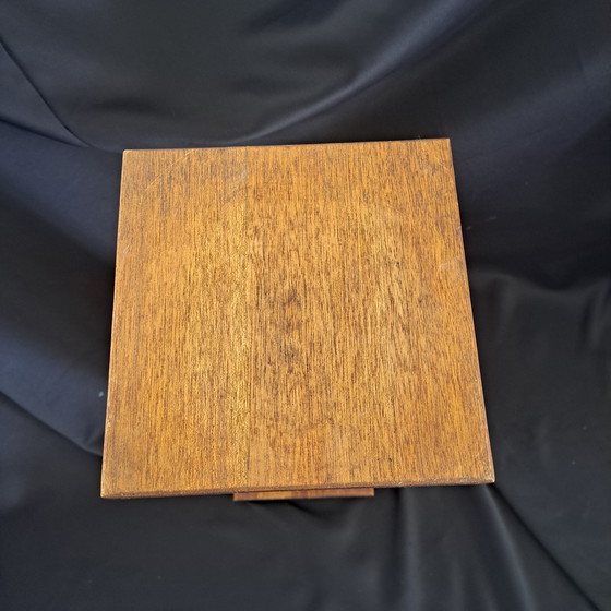 Image 1 of Base in legno massello – probabilmente noce – alta 70,5 cm