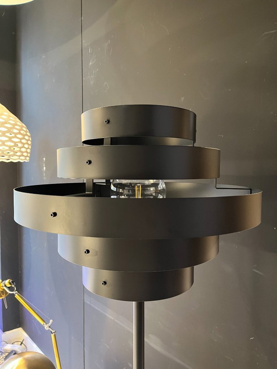 Image 1 of 1 lampadaire à 5 anneaux