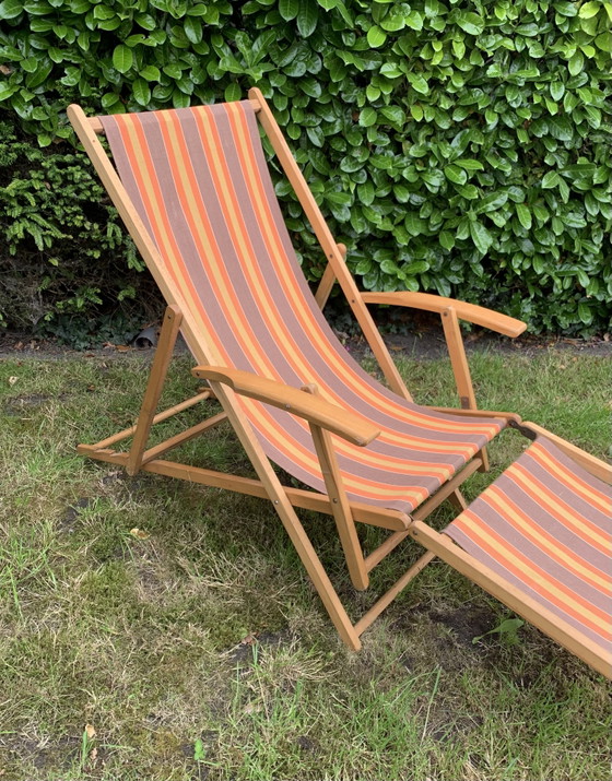Image 1 of Vintage beach chair with footstool