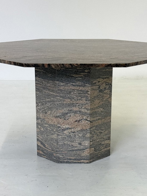 Image 1 of Table de salle à manger octogonale vintage en granit/ pierre naturelle