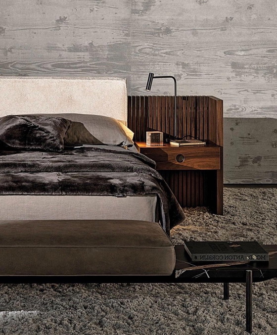 Image 1 of Minotti bed Brasilia 180x200cm matras size showmodel 2023