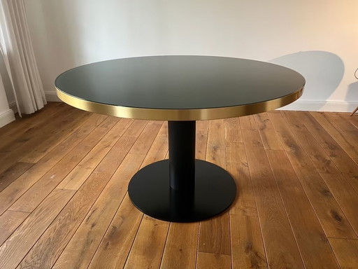 GUBI - Runder Esstisch „Dining Table 2.0“